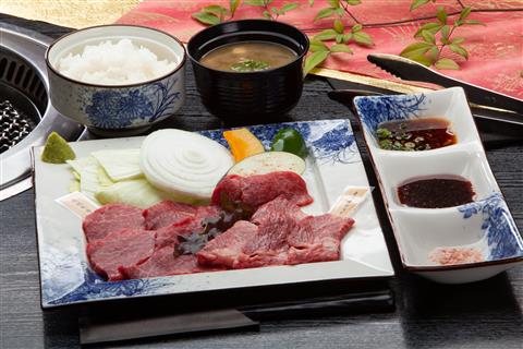 2日目昼食　壱岐牛焼肉(一例)